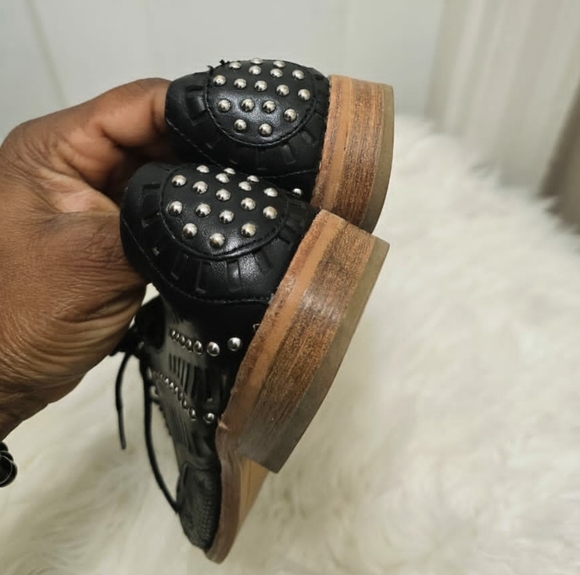 Sam Edelman Jayden Oxford Silver Studded Black Leather Flat Shoe Women’s Sz 5M🌴 - Picture 5 of 7